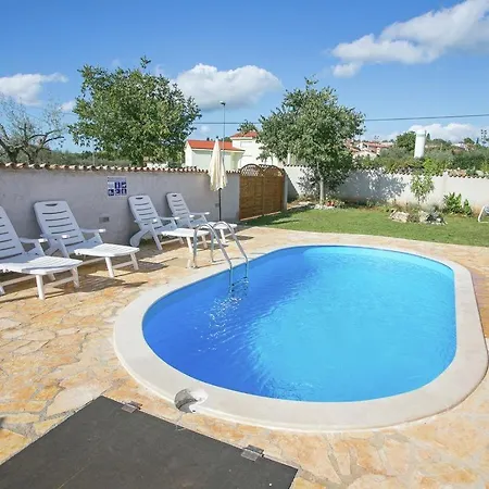Pleasant Angelina With Private Pool Kastelir