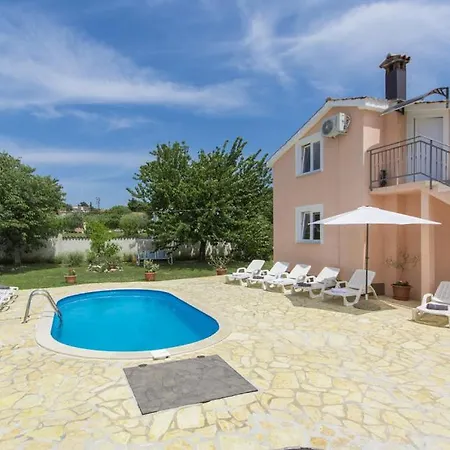 Pleasant Angelina With Private Pool Vila