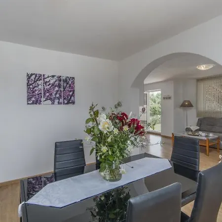 Pleasant Angelina With Private Pool Villa *